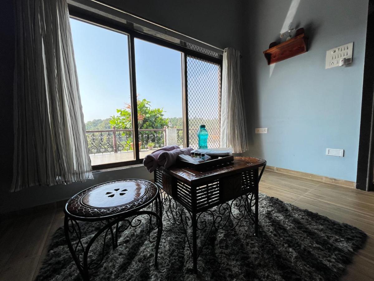 Bed and Breakfast Rutu Enclave Муруд Экстерьер фото