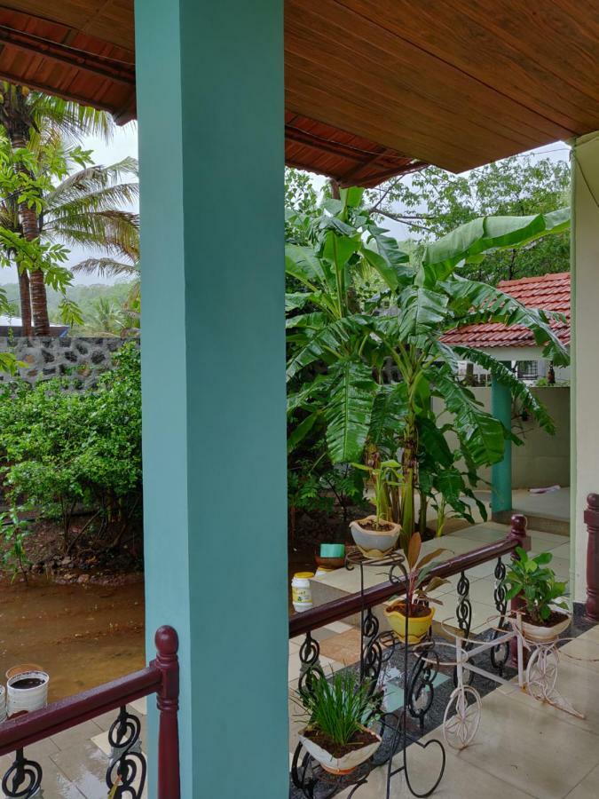 Bed and Breakfast Rutu Enclave Муруд Экстерьер фото